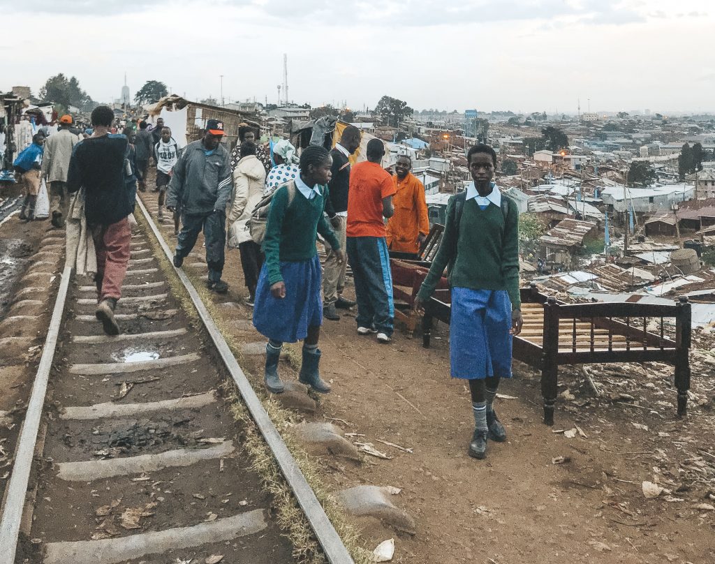 crianças em Kibera